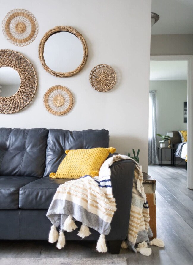 Building Photo - 19229 Pierce Dr