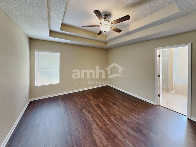 Building Photo - 12333 Anarania Dr