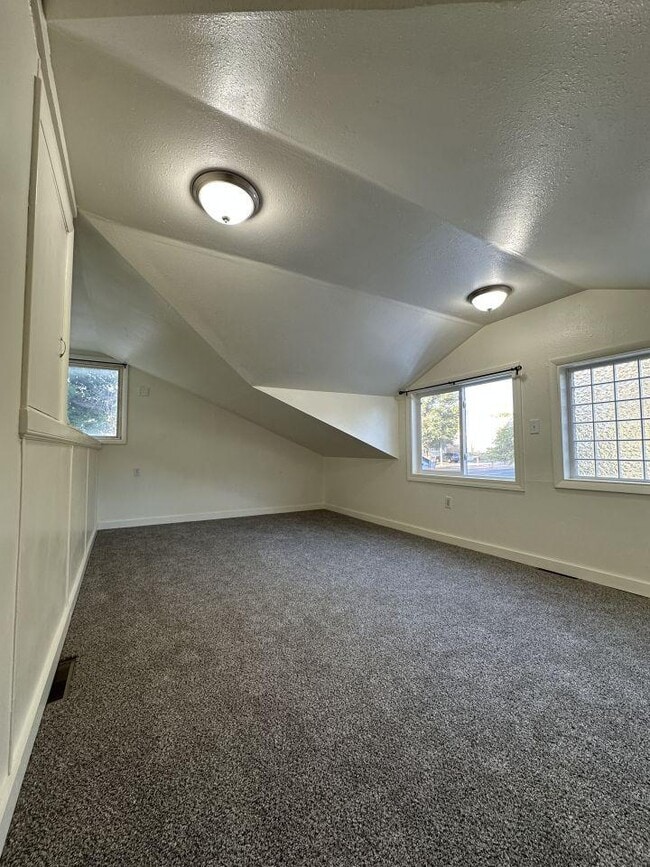 Building Photo - 2 bedroom in Billings MT 59102