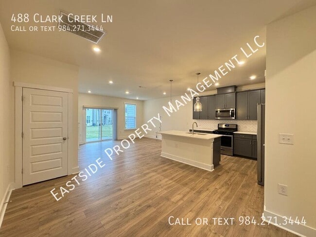 Building Photo - 488 Clark Creek Ln