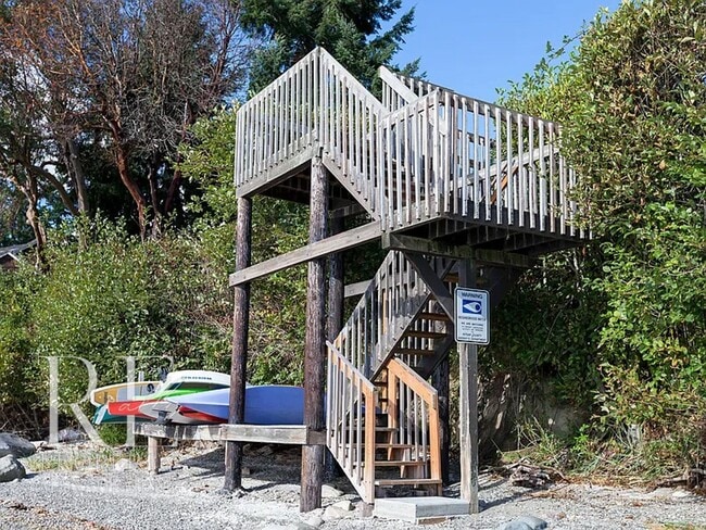 Building Photo - Vaulted 2-Bed Home with Scenic Views, Gas Fireplace & Oversized Deck