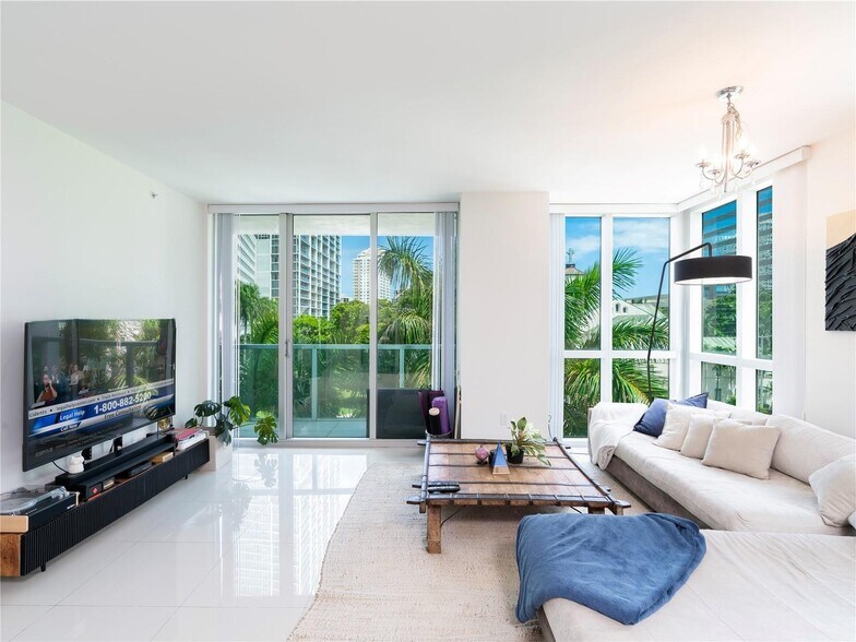 Building Photo - 500 Brickell Ave