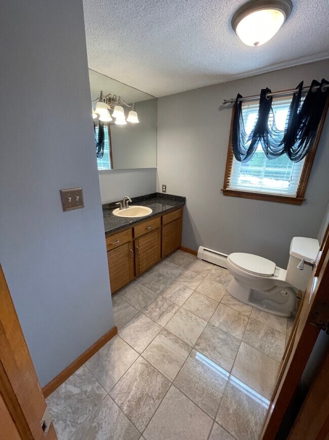 Building Photo - 27 St James Pl