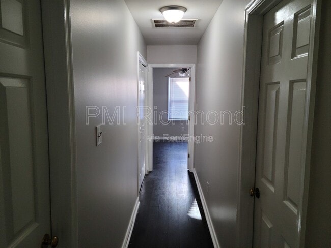 Building Photo - 1500 Tackley Pl