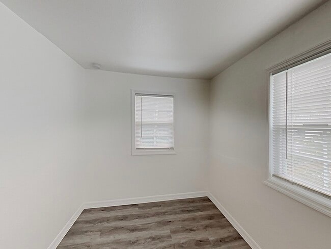 Building Photo - 630 N Halifax Ave