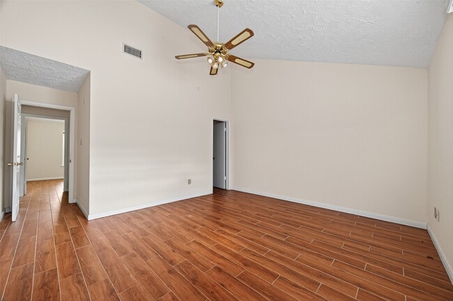 Building Photo - 10913 Bexley Dr