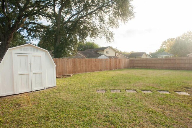 Building Photo - 10606 Kirkhall Dr