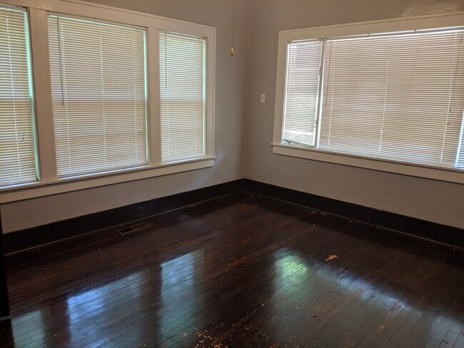 Building Photo - 1612 S Olive