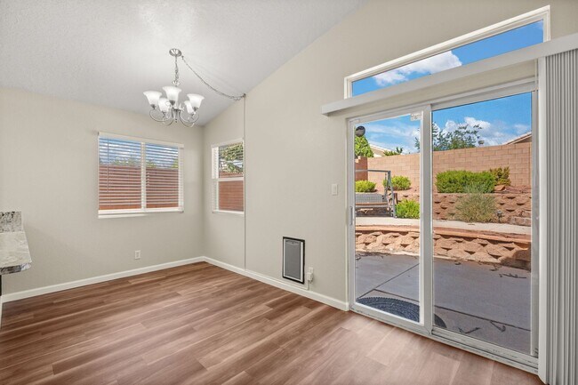 Building Photo - Beautiful 3 Bedroom Home