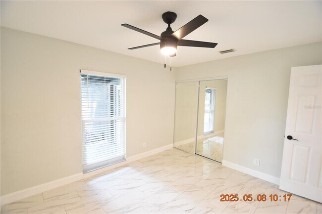 Building Photo - 1019 Spindle Palm Way