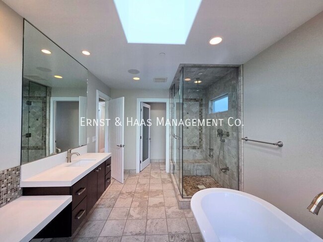 Building Photo - 1848 Benecia Ave