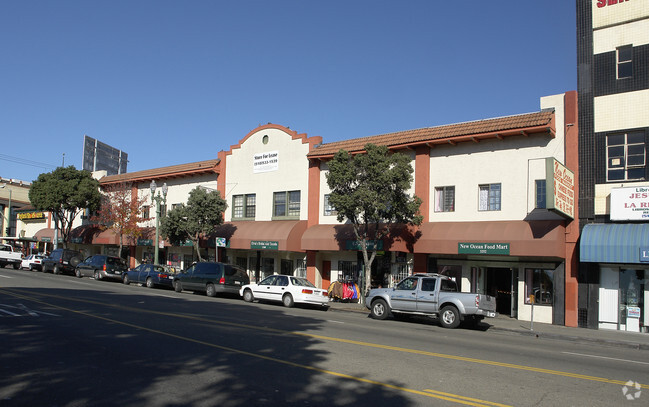 Building Photo - Fruitvale Center