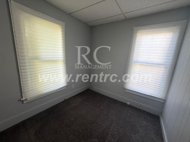 Building Photo - 504-2 Franklin-