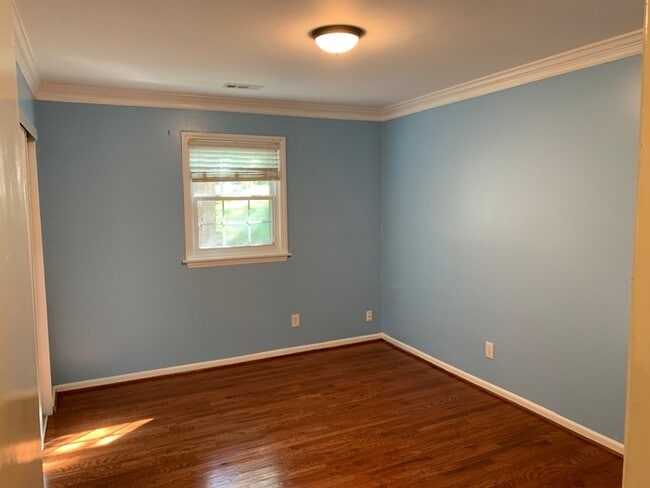 Building Photo - Spacious Ranch House in North Raleigh