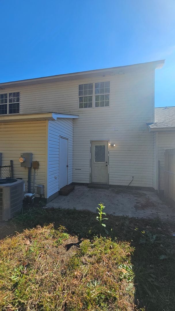 Building Photo - 2 BR 2.5 BA in Hunters Creek