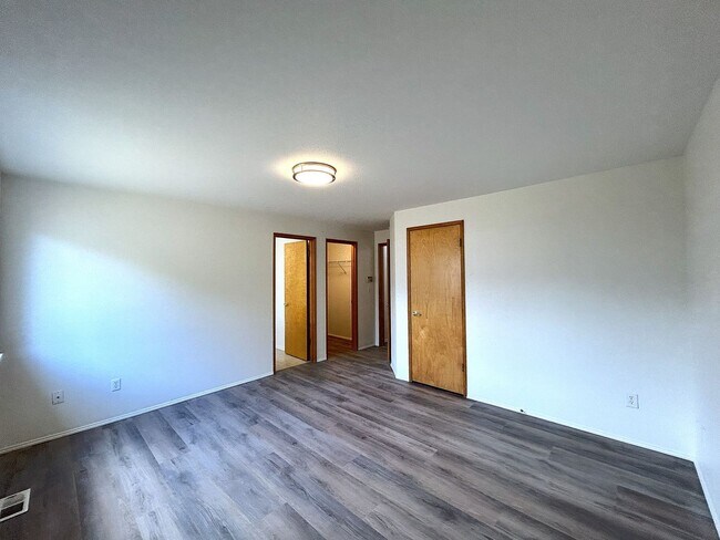 Building Photo - 3 bedroom Rambler in Browns point