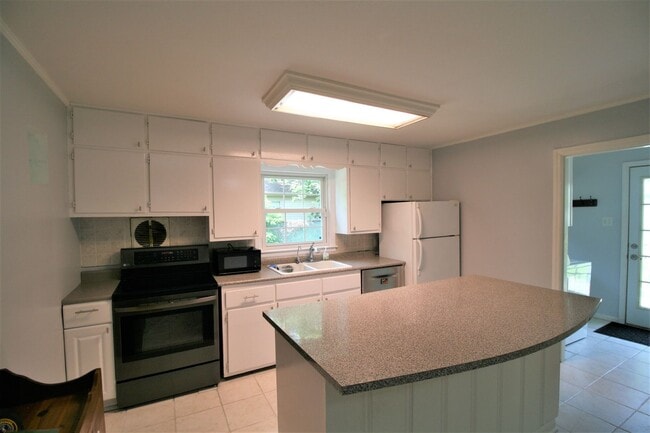 Building Photo - Adorable home located in southside of Lexington    20260604