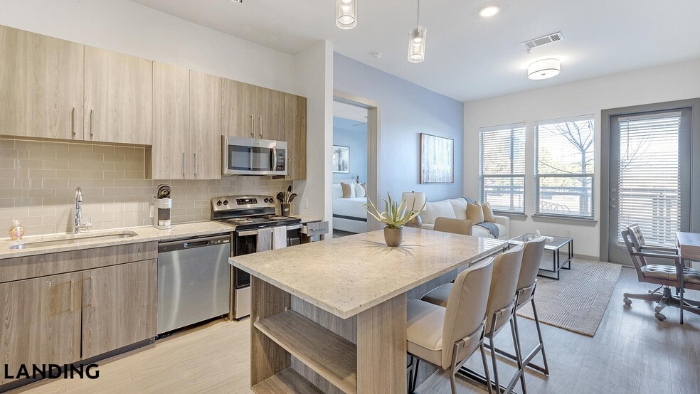 Building Photo - 101 S Center St