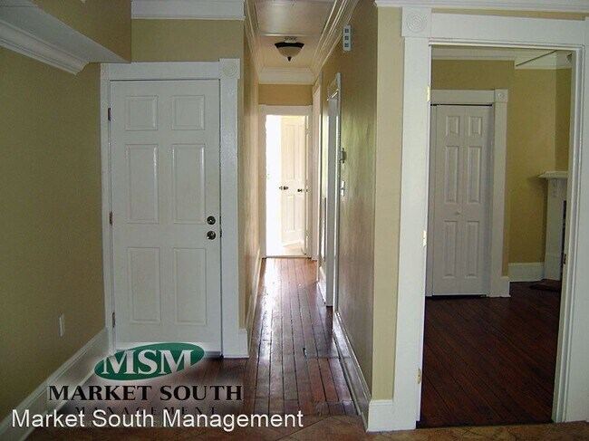Building Photo - 2 br, 1 bath House - 540 B E. Gaston