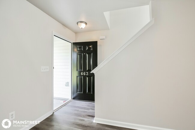 Building Photo - 663 Switchback Ct