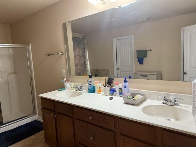 Building Photo - 480 Meadow Hill Dr