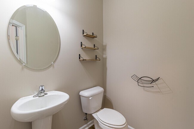 Building Photo - 1303 Windrow Dr