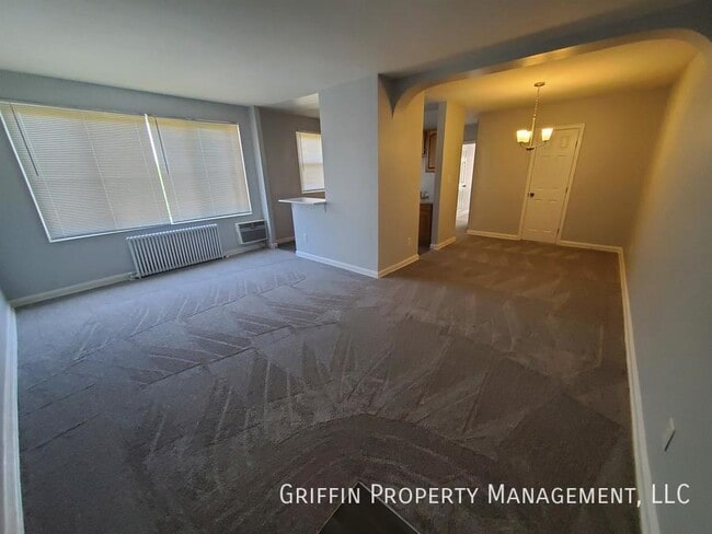 Building Photo - 4000 E. St. S.E-301