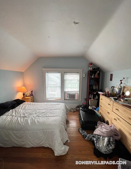 Building Photo - 11 Burnham St