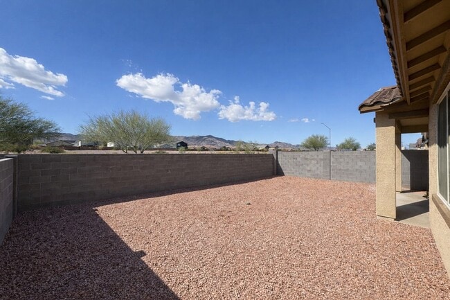 Building Photo - 5826 N 194th Ln