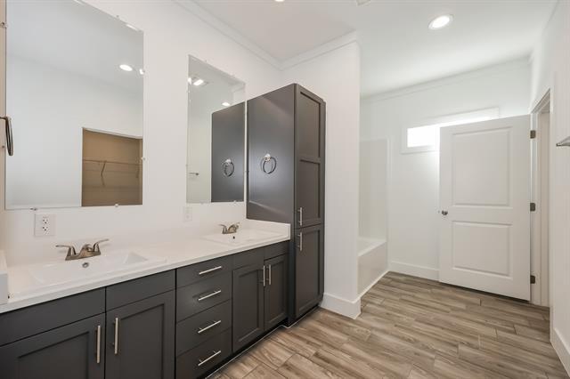 Building Photo - 1605 Daniel Dr