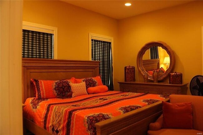 Building Photo - Fantastic 4bd/4ba home! Let yourself in!