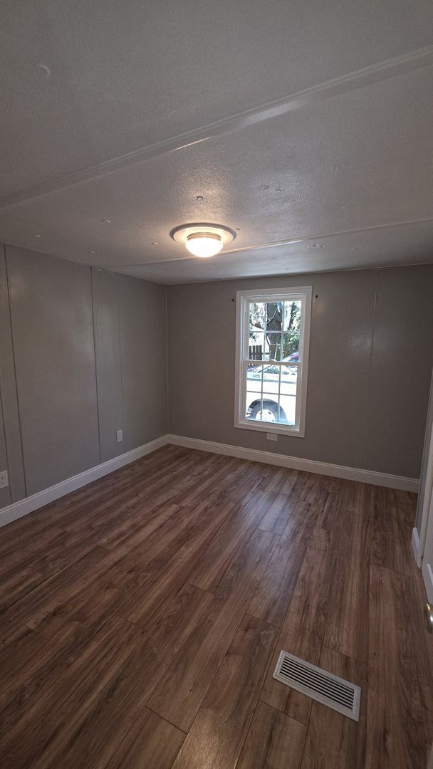 Building Photo - Quaint 3 Bedroom, one and a half bath home close to downtown St Augustine off SR 16