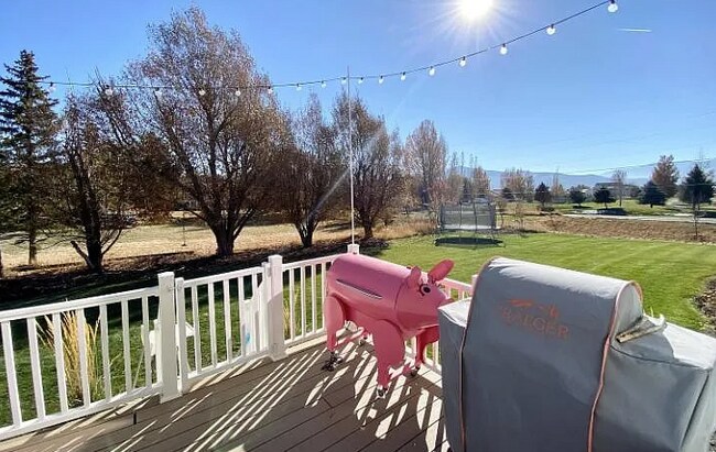 Building Photo - 526 W Cascade Meadows Loop