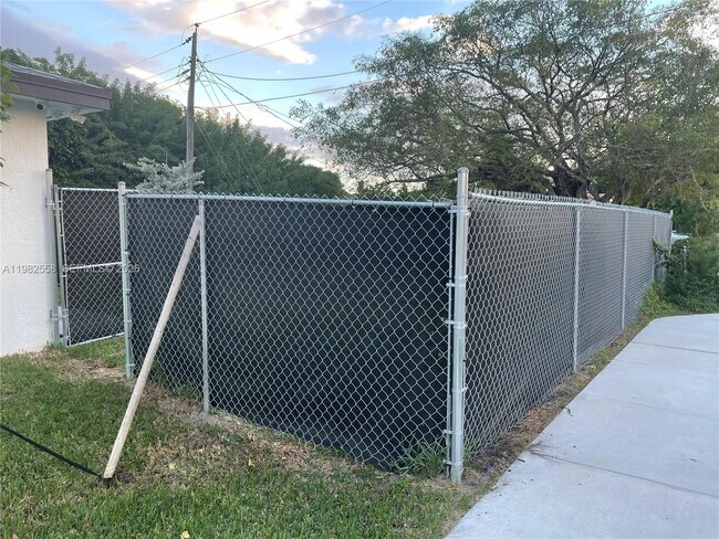 Building Photo - 2360 NW 14th St