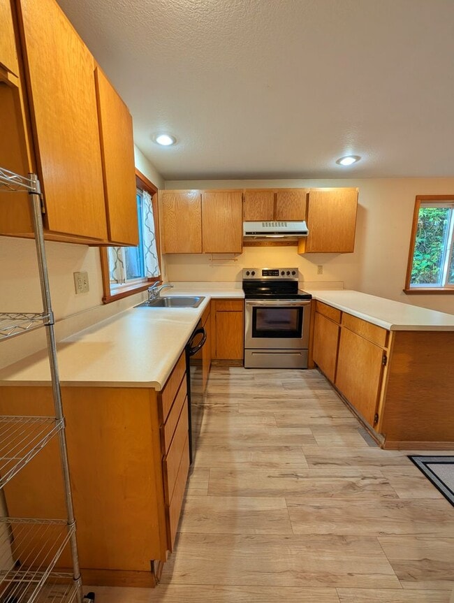 Building Photo - 3Bd/1.5Ba Dgl Townhome, Long Term Rental, 2 Car Garage, Unfurnished