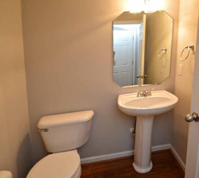 Building Photo - 226 Duncraig Dr