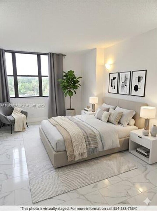 Building Photo - 1800 NE 114th St