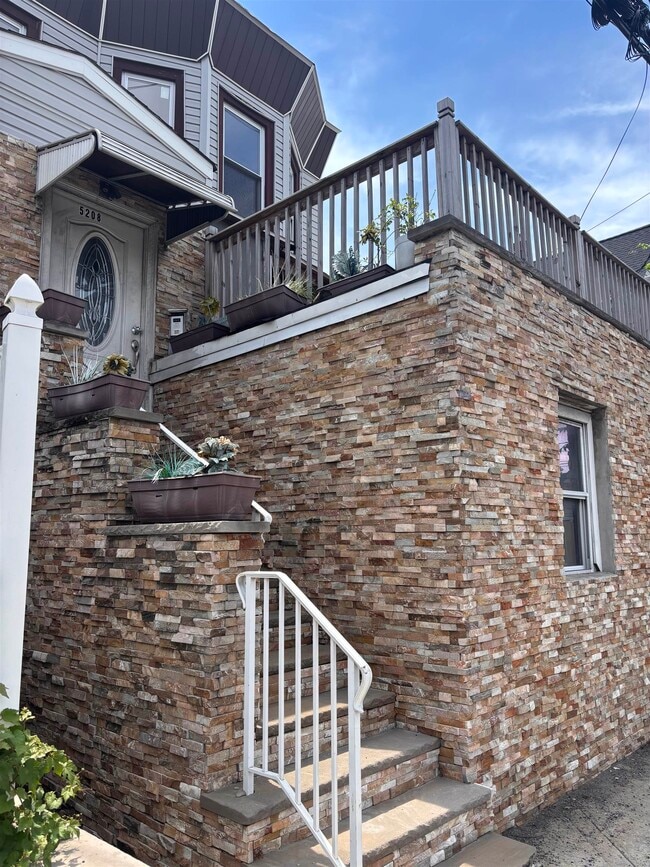 Building Photo - 5208 Tonnelle Ave