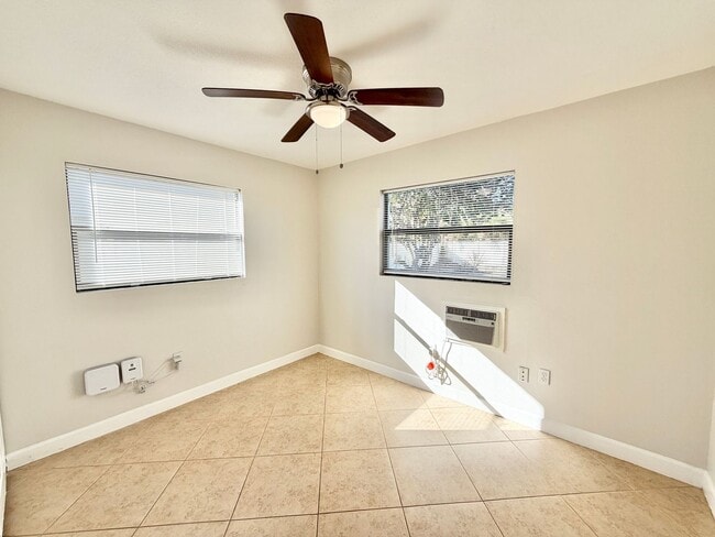 Building Photo - RFR (543 103rd Ave)