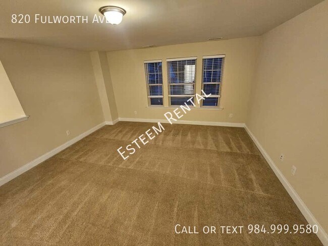 Building Photo - 820 Fulworth Ave