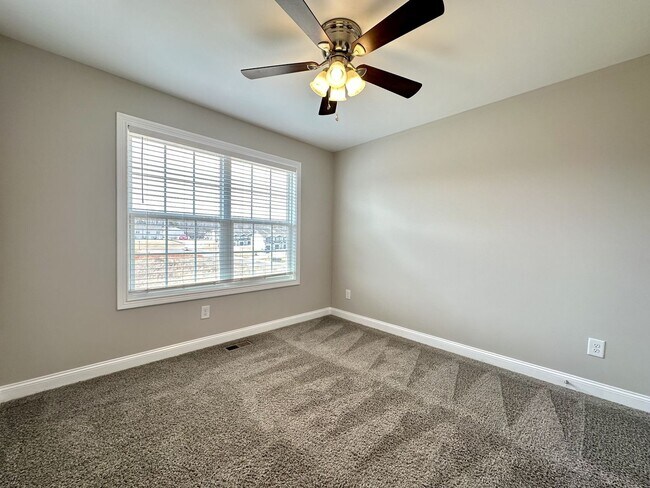 Building Photo - 1172 Meadowhill Ln