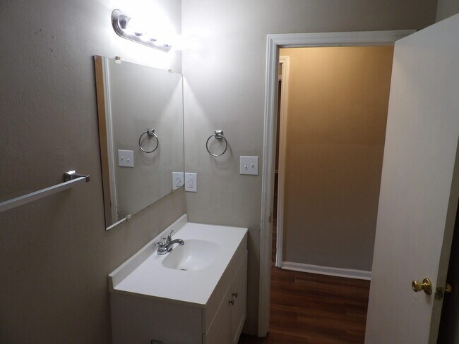 Building Photo - 218 Centennial Dr
