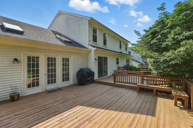 Building Photo - 14720 Peachwood Dr