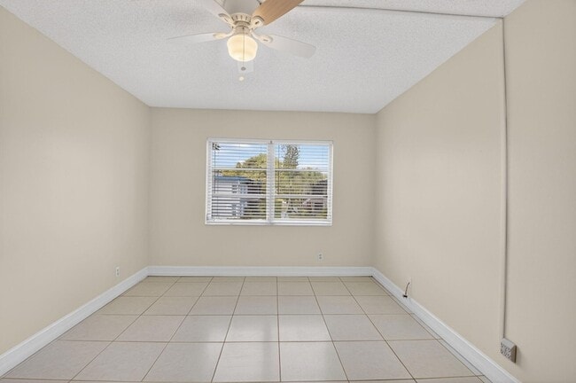 Building Photo - 7535 S Oriole Blvd