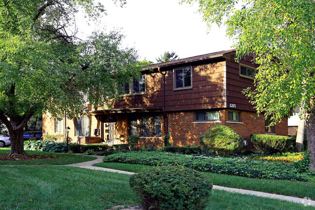 Primary Photo - Catalpa Park Manor