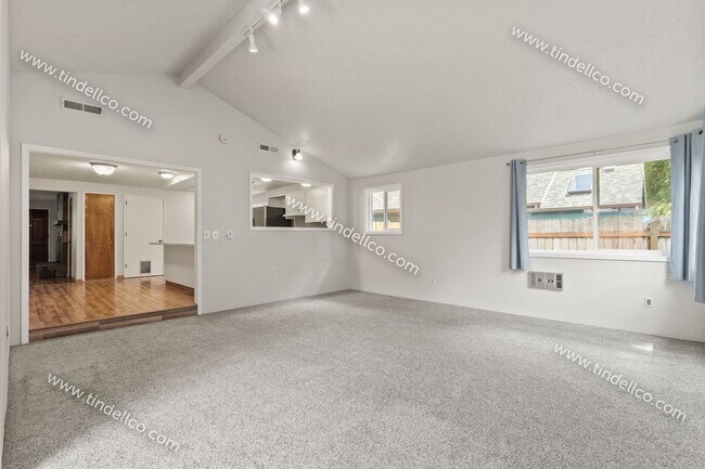 Building Photo - Gladstone Charmer | 3 Bedroom 2 Bathroom H...