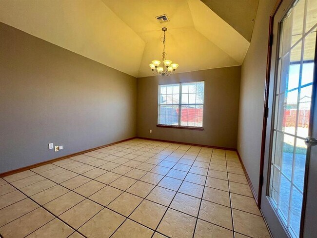 Building Photo - 2909 SE 96th St