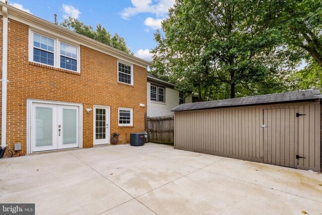 Building Photo - 6008 Waterbury Ct