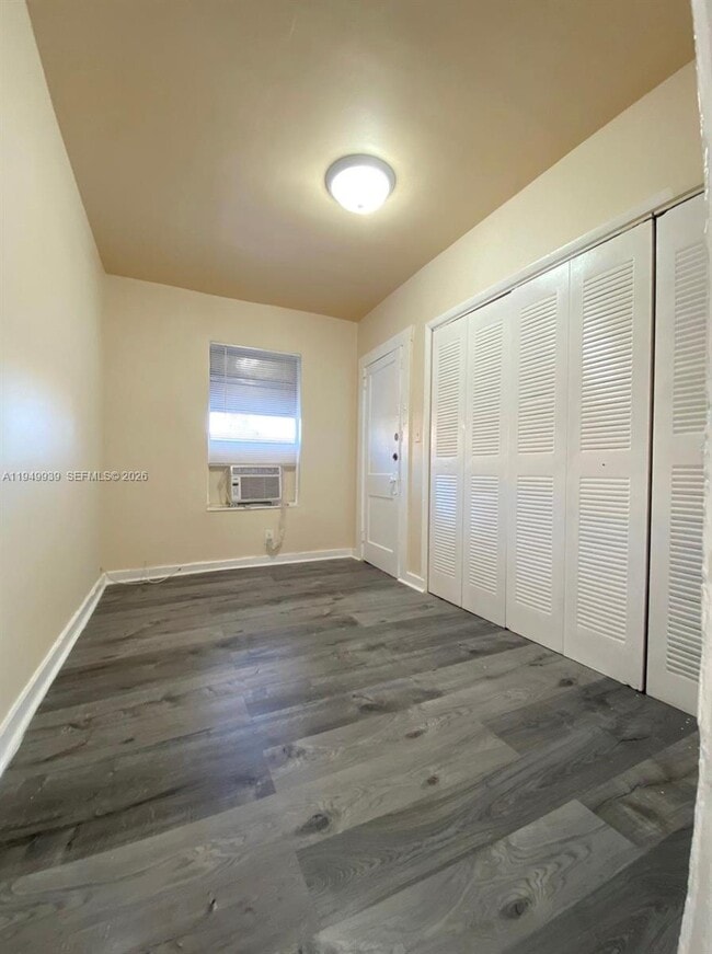 Building Photo - 1011 SW 5th St