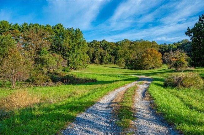 Building Photo - Private Home w/ Pond & Fantastic Views
